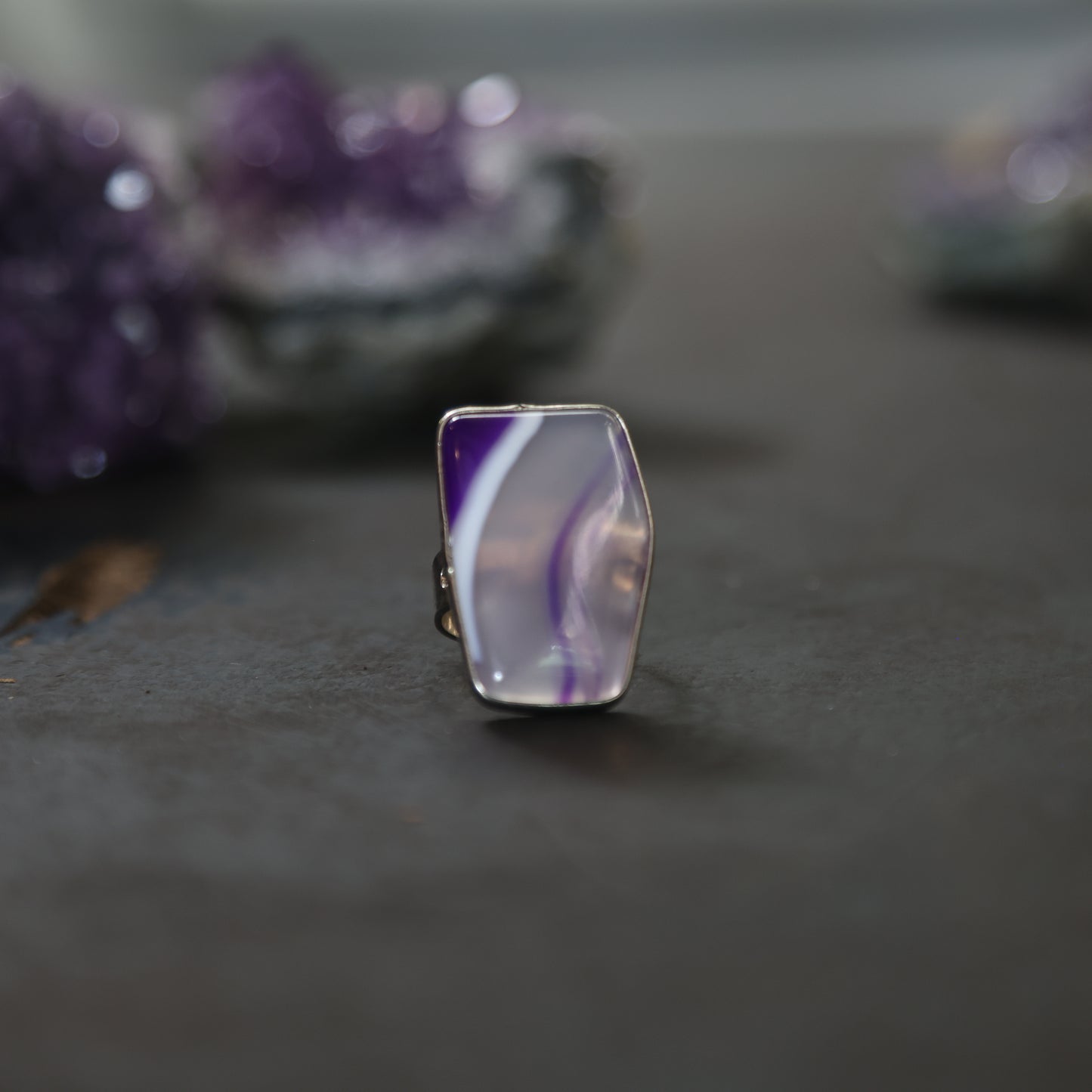 Amethist Chevron ring
