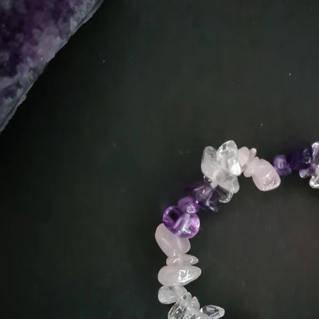 armband de gouden driehoek met amethist rozekwarts en bergkristal
