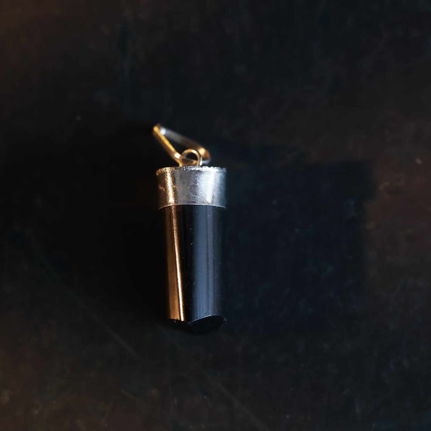 Hanger Toermalijn - Aardend en Beschermend
Ontdek de krachtige energie van onze prachtige Hanger Toermalijn! Deze stijlvolle hanger, gemaakt van hoogwaardige AA-kwaliteit toermalijn, is niet alleen een prachtig sieraad, maar ook een krachtige bondgenoot in je spirituele reis.