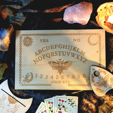 Bestel nu en beleef een avond vol mysteries met het Ouija Bord!