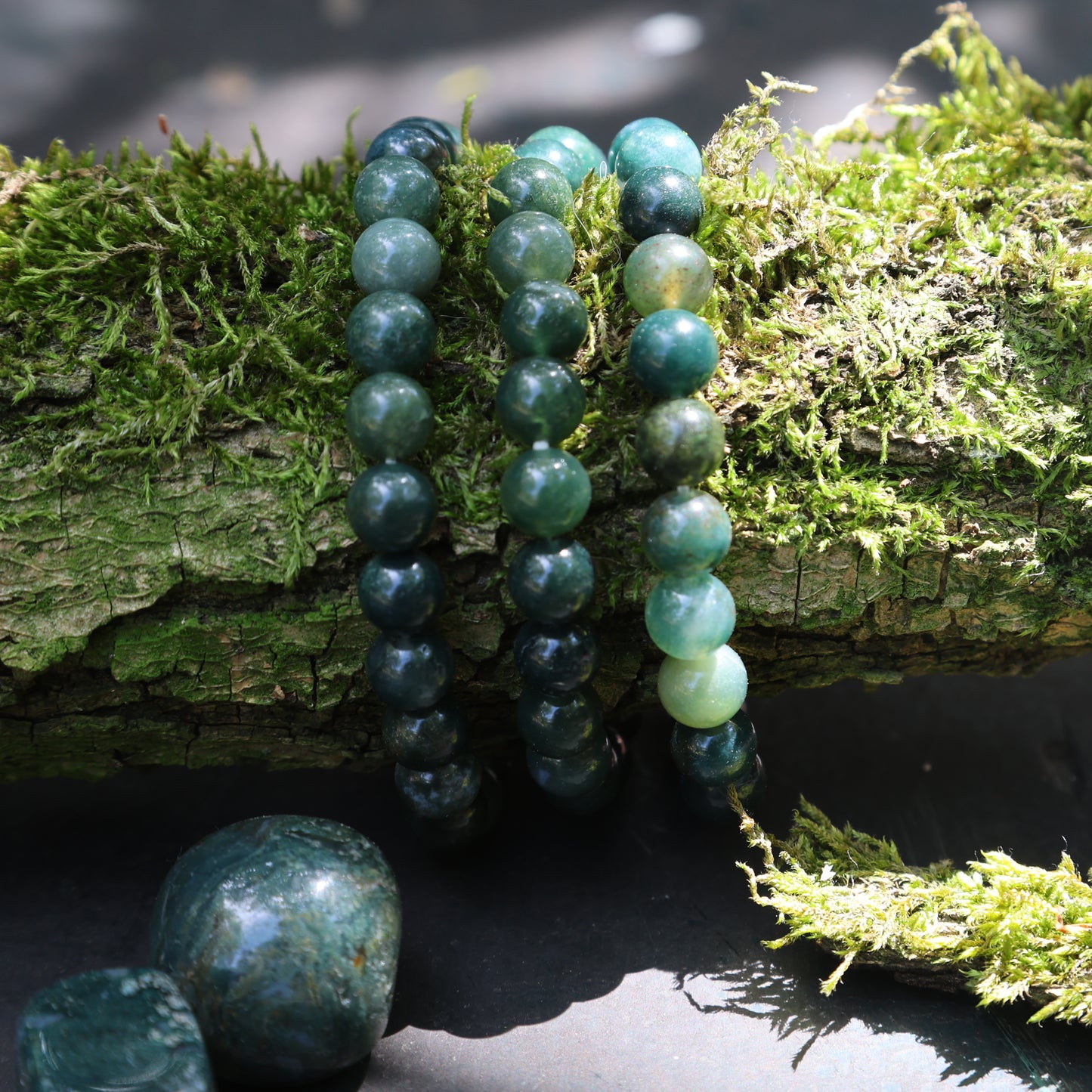 Natuurlijke Mosagaat armband met 8mm kralen, rustgevende groene steen voor harmonie en nieuwe beginnen.