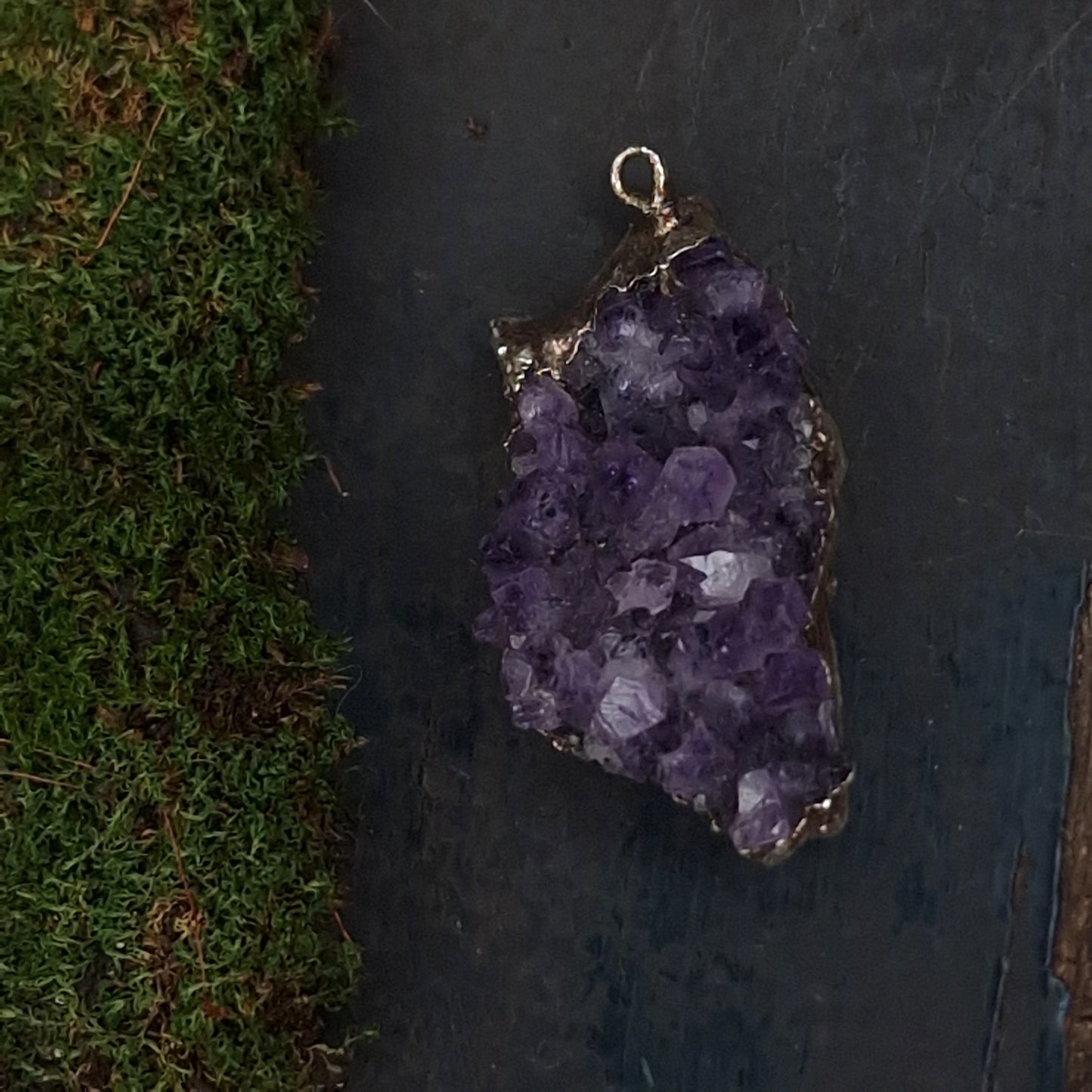 Pendentif en amas d'améthyste