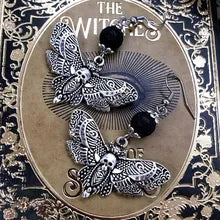Silver Moth Oorbellen