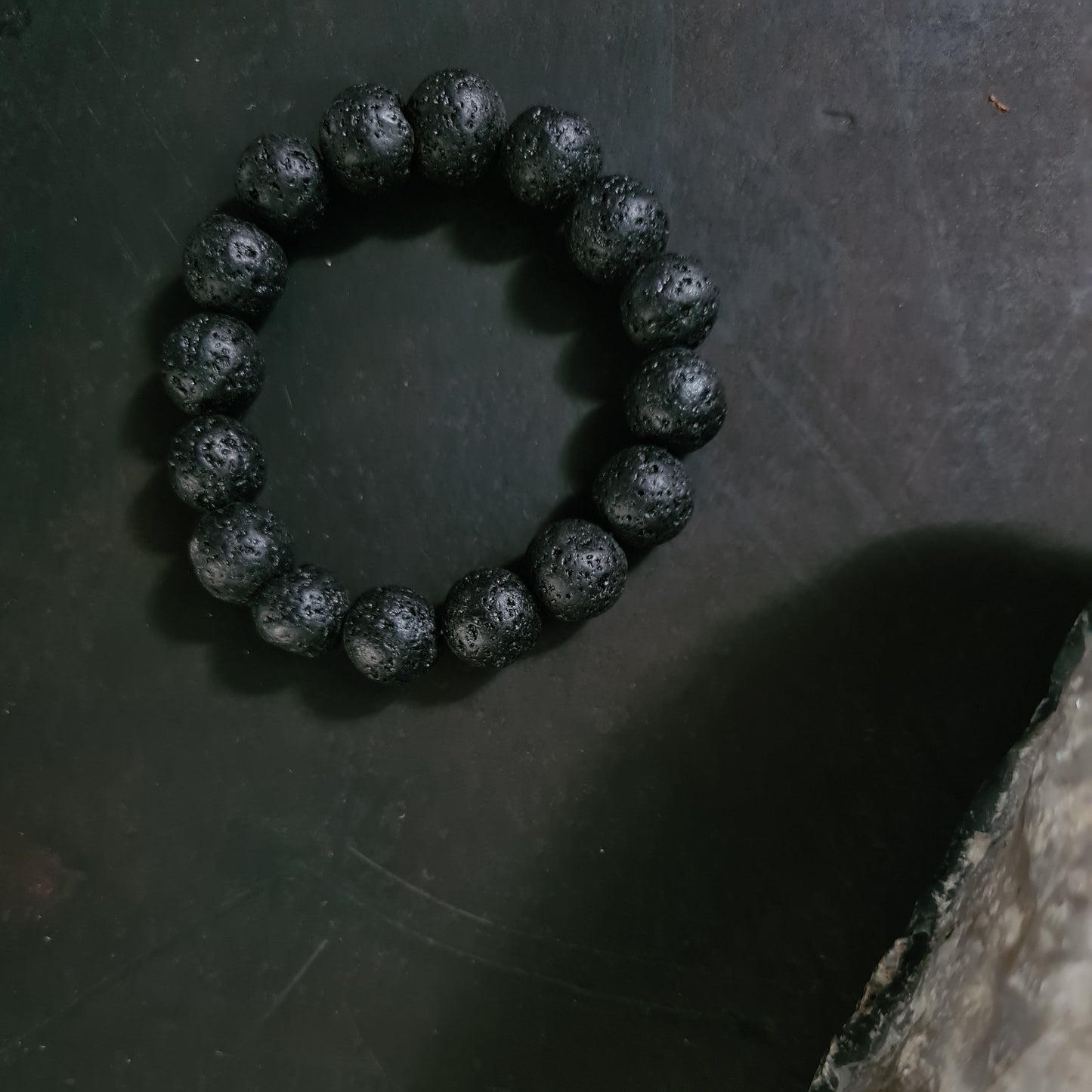 armband lavasteen