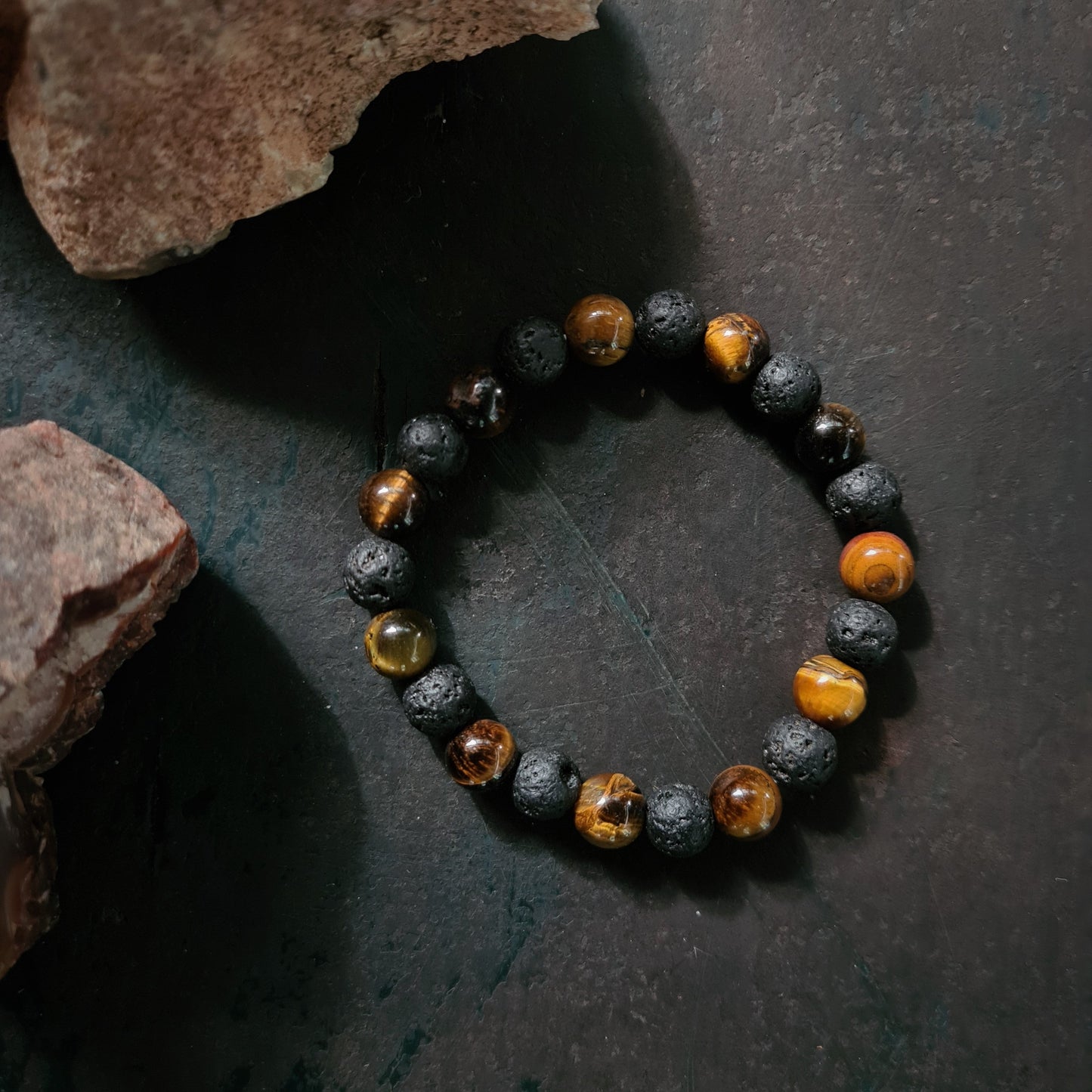 armband lavasteen tijgeroog