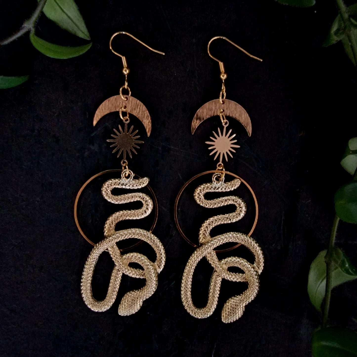 Golden snake Oorbellen - Wild Wicked & Free
