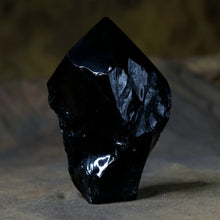 Lade das Bild in den Galerie-Viewer, Obsidiaan zwart magische steen wicca
