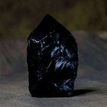 Lade das Bild in den Galerie-Viewer, Obsidiaan zwart magische steen wicca
