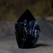 Lade das Bild in den Galerie-Viewer, Obsidiaan zwart magische steen wicca
