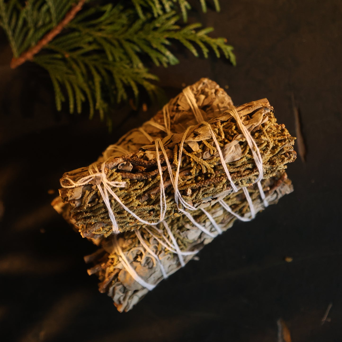 De Kracht van Smudgesticks
Witte Salie en Juniper