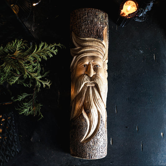 Handgemaakt Boswezen Houten Beeld, 50 cm, met natuurlijke houttextuur en ophanglus