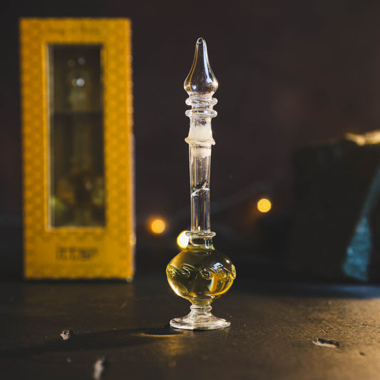 Handgeblazen glazen flesje met Geurolie Sandelhout & Vetiver, gemaakt van pure essentiële oliën