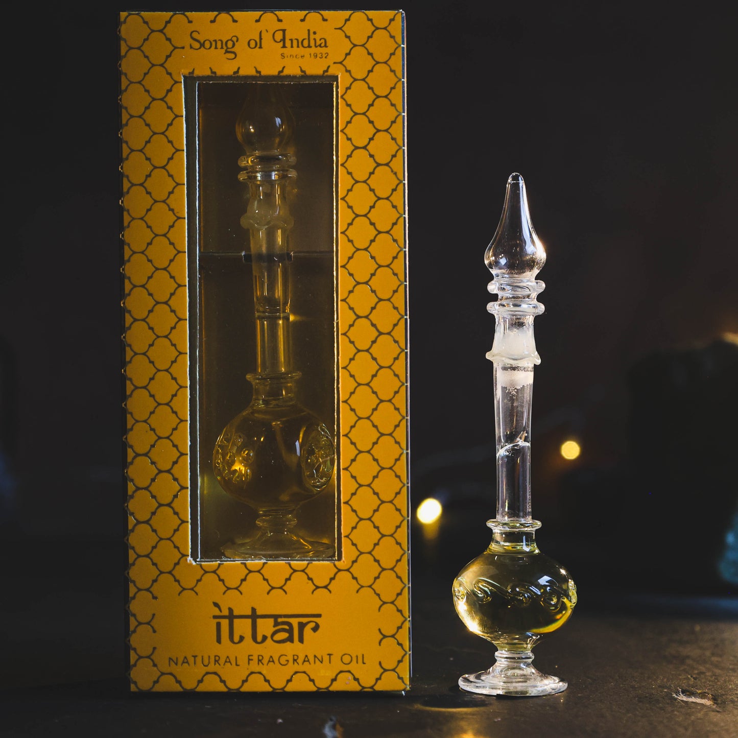Handgeblazen glazen flesje met Geurolie Sandelhout & Vetiver, gemaakt van pure essentiële oliën