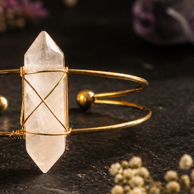 Transparante bergkristal armband spiritueel sieraad met gouden design