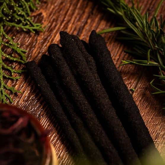 Wierook uit de ritual serie close up van de geur chocolade cacoa