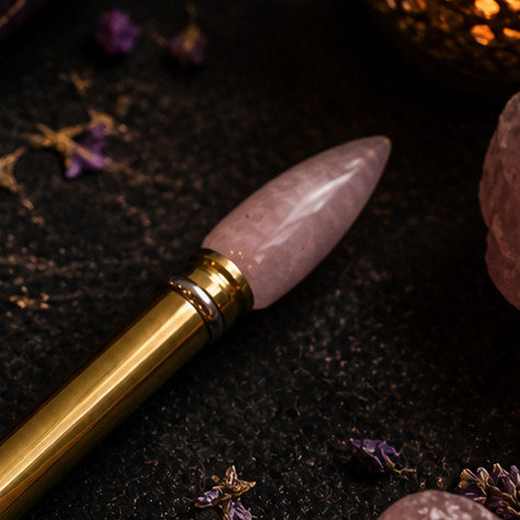 Healing wand van rozenkwarts voor chakra healing en energetisch werk