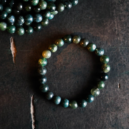 Mosagaat armband 8mm met groene natuurlijke patronen – edelsteen voor groei, rust en aarding.