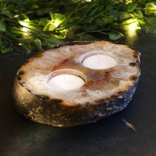 Dubbele kaarsenhouder van agaatsteen – spirituele decoratie met aardse gloed en eeuwenoude kracht