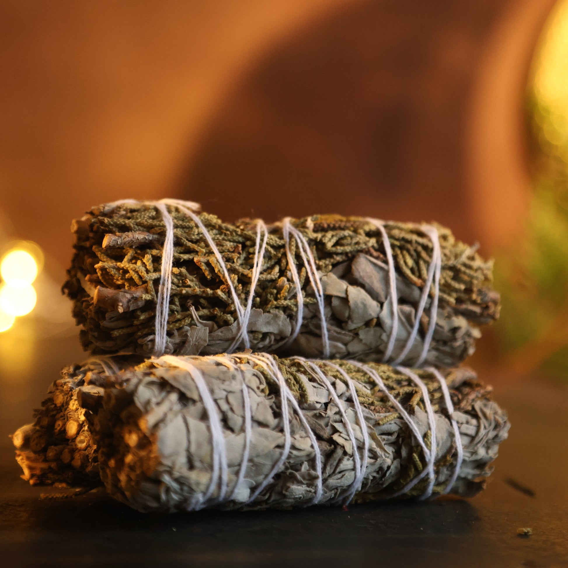 De Kracht van Smudgesticks
Witte Salie en Juniper