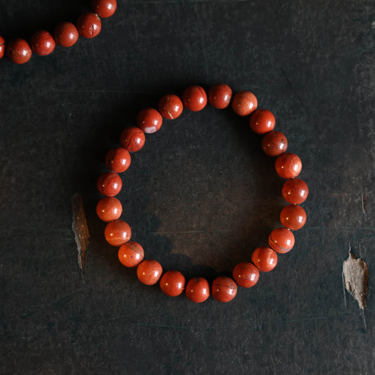 Rode Jaspis armband 8mm met ronde kralen, aardende edelsteen voor kracht en bescherming.