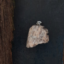 Load image into Gallery viewer, Maansteen ruw edelsteen sieraden ketting
