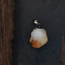 Load image into Gallery viewer, Gebrande Amethist edelsteenhanger
