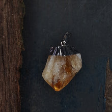Load image into Gallery viewer, Gebrande Amethist edelsteenhanger
