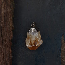 Load image into Gallery viewer, Gebrande Amethist edelsteenhanger
