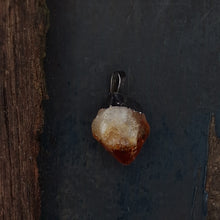 Load image into Gallery viewer, Gebrande Amethist edelsteenhanger
