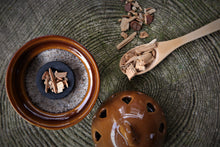 Afbeelding in Gallery-weergave laden, Wierookbrander Teeny Tiny Brown 🎔
