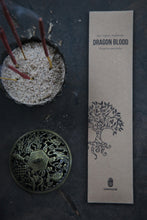 Afbeelding in Gallery-weergave laden, natuurlijke wierook stokjes fair trade india handgerold paropakaram dragon blood
